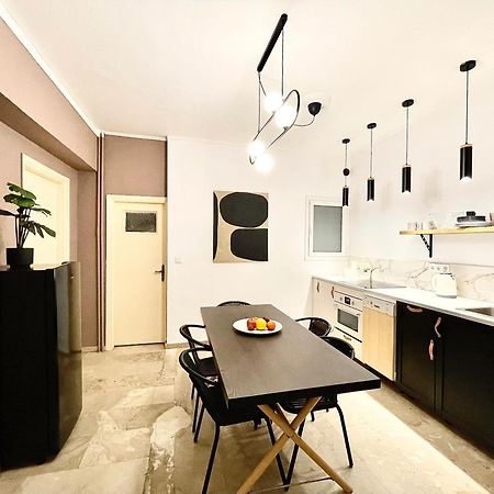 Comfy And Spacious Two Bedroom Apartment With Balcony Атина Екстериор снимка