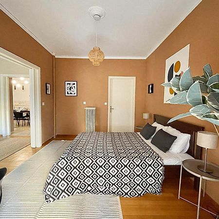 Comfy And Spacious Two Bedroom Apartment With Balcony Атина Екстериор снимка