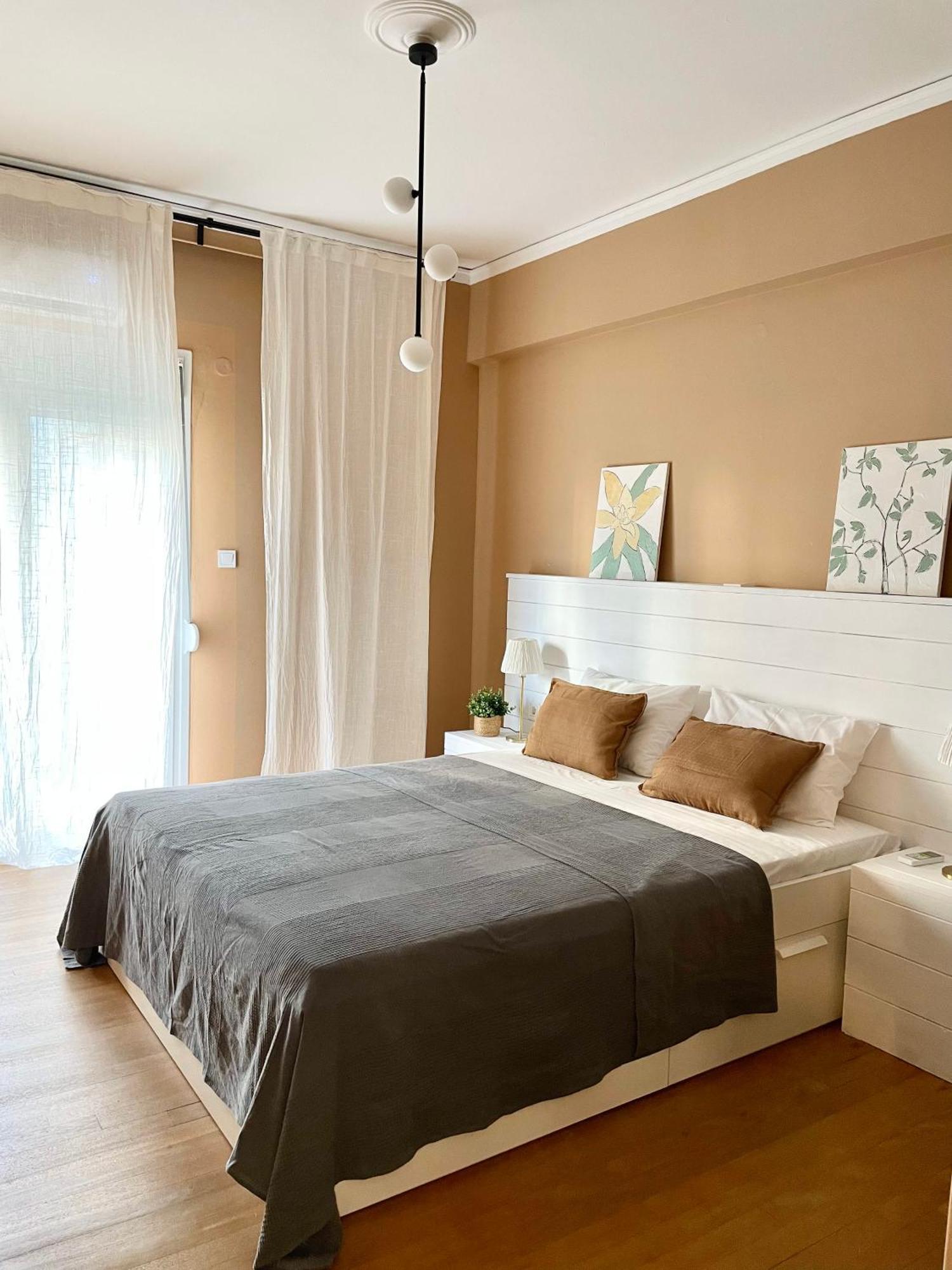 Comfy And Spacious Two Bedroom Apartment With Balcony Атина Екстериор снимка